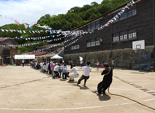 笠岡市真鍋小学校・中学校・公民館合同運動会